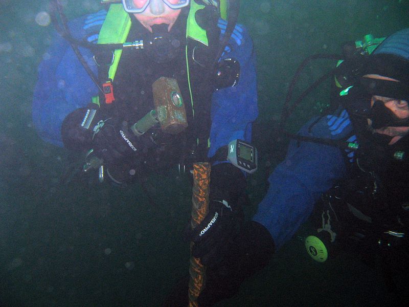 Einschlagen der Erdn�gel